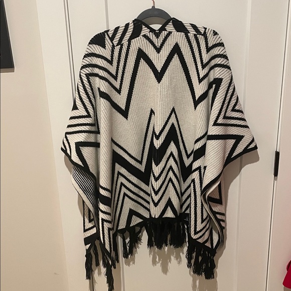 Chico's Black and White Geometric Cape - Picture 3 of 4